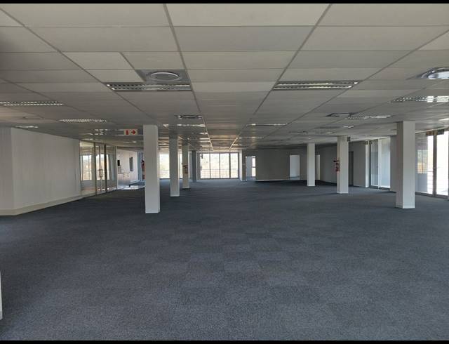 659M² OFFICE TO LET IN BRYANSTON